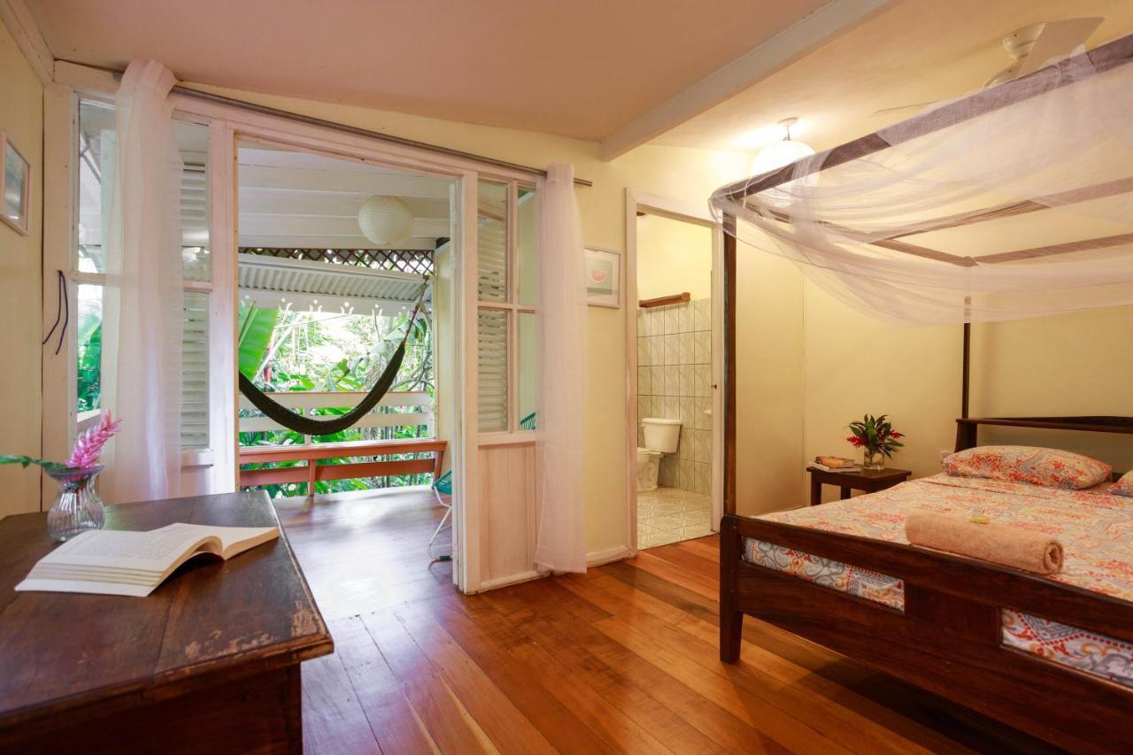 Cabinas Selvin Y Blanca Puerto Viejo de Talamanca Ngoại thất bức ảnh