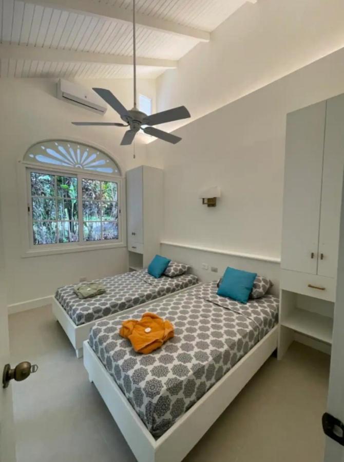 Cabinas Selvin Y Blanca Puerto Viejo de Talamanca Ngoại thất bức ảnh